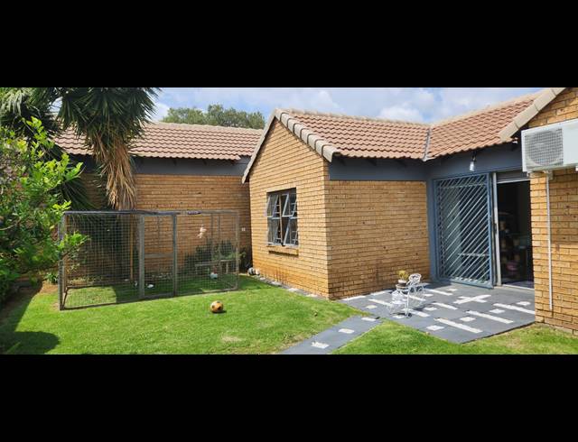 2 BEDROOM SIMPLEX SOLD IN HALFWAY GARDENS